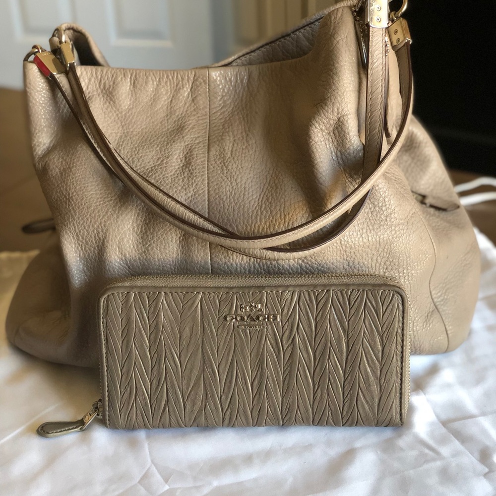 Coach purse and matching wallet